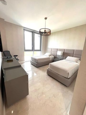 17111 Biscayne Blvd 2102, North Miami Beach, FL 33160