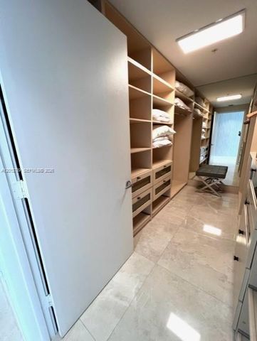 17111 Biscayne Blvd 2102, North Miami Beach, FL 33160