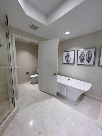 17111 Biscayne Blvd 2102, North Miami Beach, FL 33160