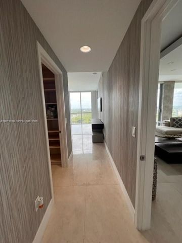 17111 Biscayne Blvd 2102, North Miami Beach, FL 33160