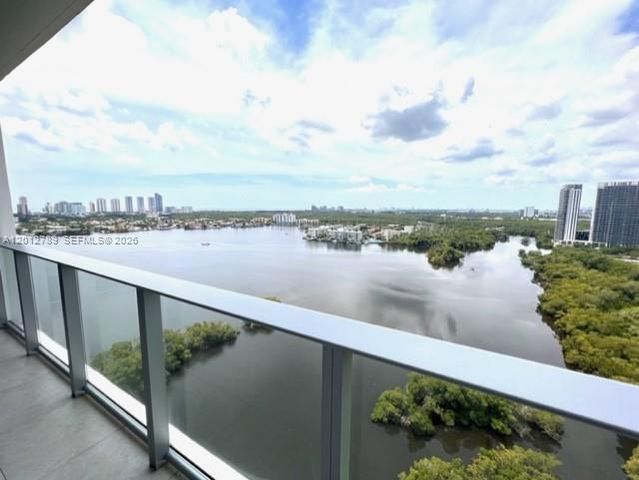 17111 Biscayne Blvd 2102, North Miami Beach, FL 33160