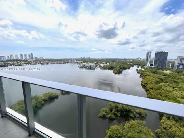 17111 Biscayne Blvd 2102, North Miami Beach, FL 33160