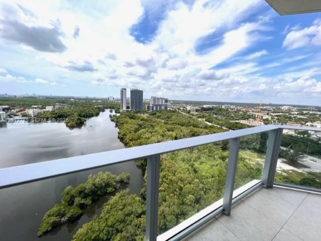 17111 Biscayne Blvd 2102, North Miami Beach, FL 33160