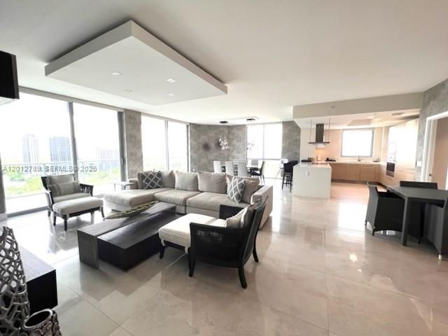 17111 Biscayne Blvd 2102, North Miami Beach, FL 33160