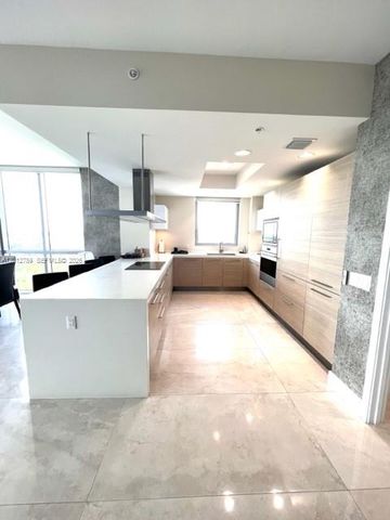 17111 Biscayne Blvd 2102, North Miami Beach, FL 33160