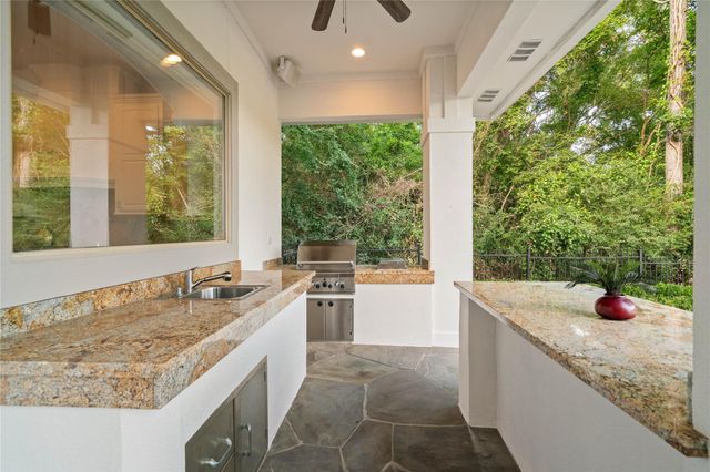 47 Summerwalk, The Woodlands, TX 77381