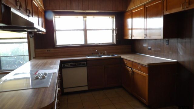 2707 S WILLIAM ST, Atlanta, TX 75551