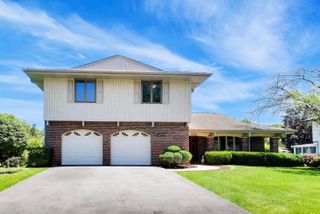 125 Lynnfield Lane, Schaumburg, IL 60193