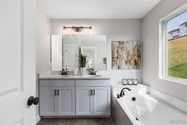 2 Hickory at Deer Meadows, Sullivan, MO 63084