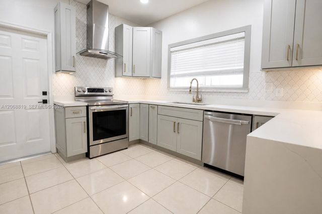 2721 NE 42nd Avenue, Homestead, FL 33033