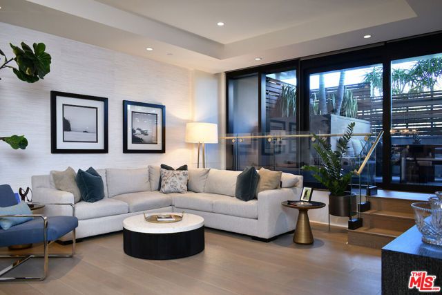 8420 W Sunset Boulevard 403, West Hollywood, CA 90069