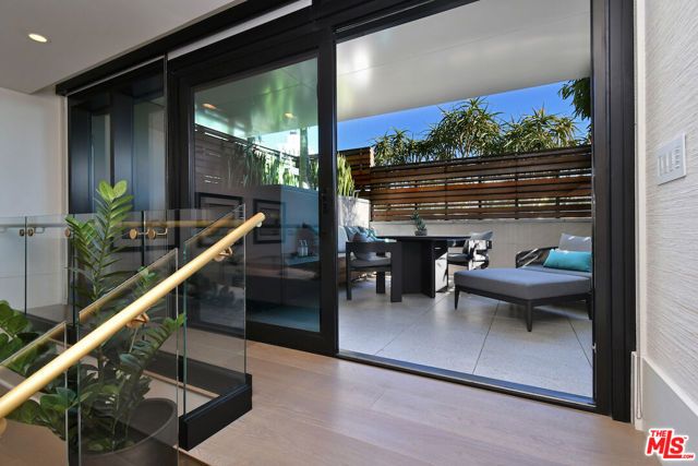 8420 W Sunset Boulevard 403, West Hollywood, CA 90069