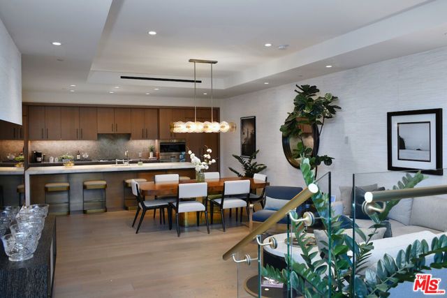 8420 W Sunset Boulevard 403, West Hollywood, CA 90069