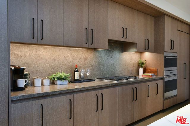 8420 W Sunset Boulevard 403, West Hollywood, CA 90069