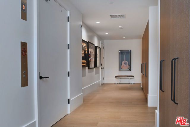 8420 W Sunset Boulevard 403, West Hollywood, CA 90069