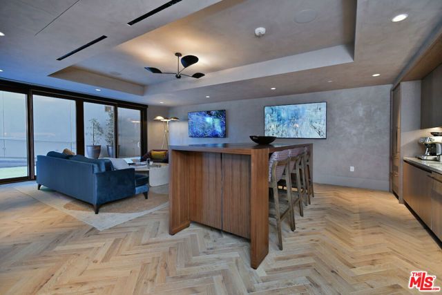 8420 W Sunset Boulevard 403, West Hollywood, CA 90069