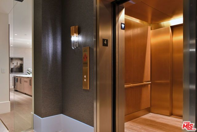 8420 W Sunset Boulevard 403, West Hollywood, CA 90069