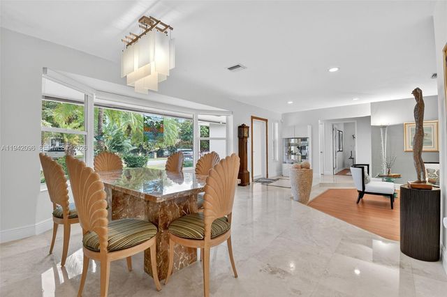 20610 NE 22nd Ct, Miami, FL 33180