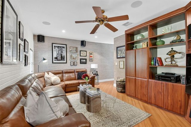 20610 NE 22nd Ct, Miami, FL 33180