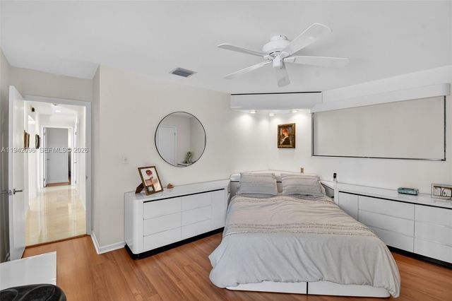 20610 NE 22nd Ct, Miami, FL 33180