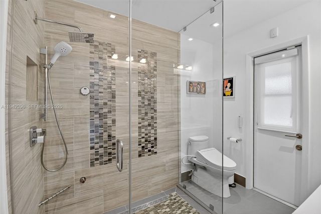 20610 NE 22nd Ct, Miami, FL 33180