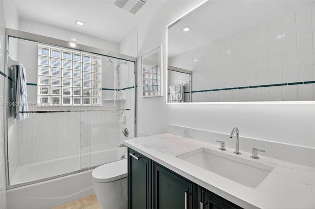 20610 NE 22nd Ct, Miami, FL 33180