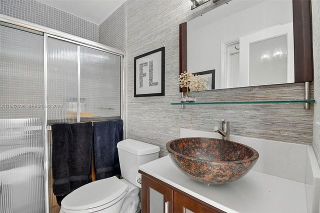 20610 NE 22nd Ct, Miami, FL 33180