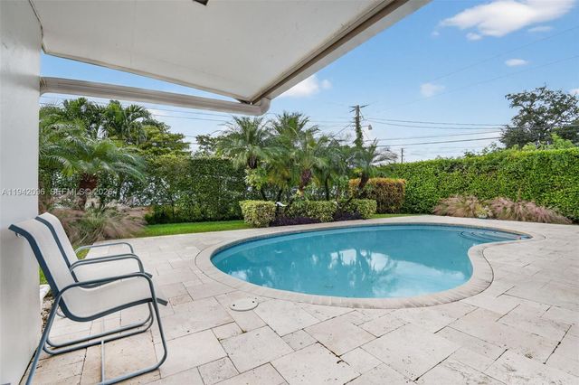 20610 NE 22nd Ct, Miami, FL 33180