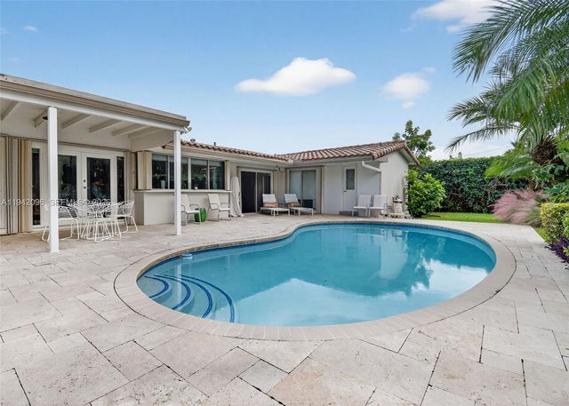 20610 NE 22nd Ct, Miami, FL 33180