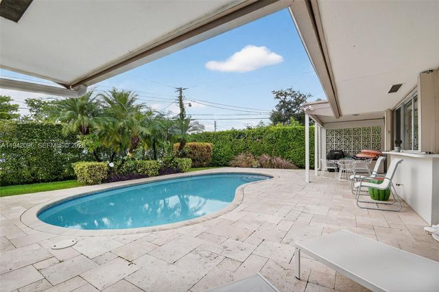 20610 NE 22nd Ct, Miami, FL 33180