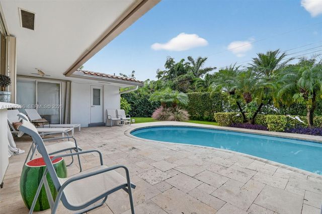 20610 NE 22nd Ct, Miami, FL 33180