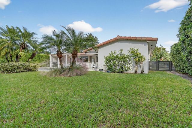 20610 NE 22nd Ct, Miami, FL 33180