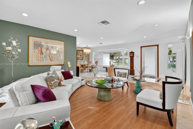 20610 NE 22nd Ct, Miami, FL 33180