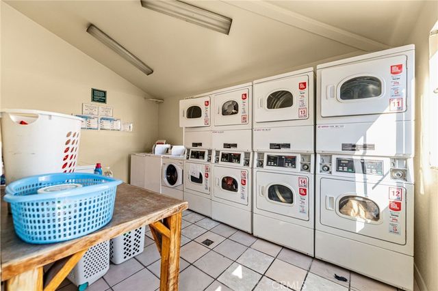 10943 Laurel Canyon A6, San Fernando, CA 91340
