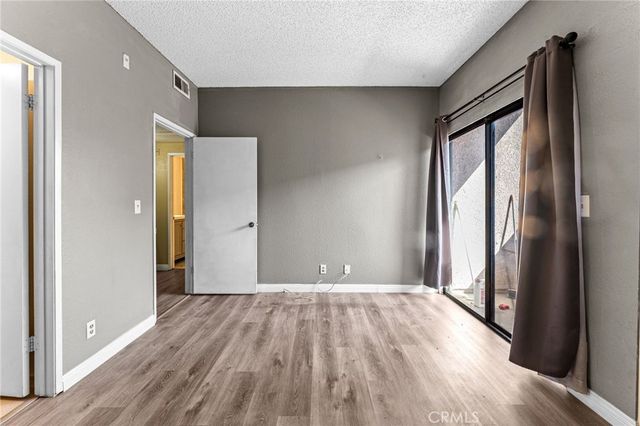 10943 Laurel Canyon A6, San Fernando, CA 91340
