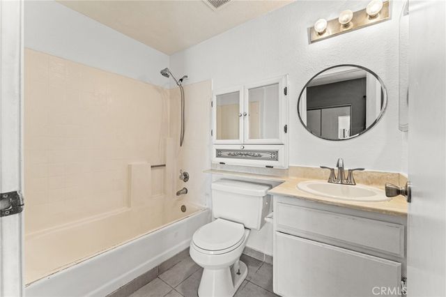 10943 Laurel Canyon A6, San Fernando, CA 91340