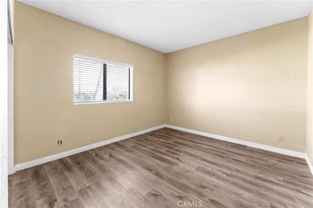 10943 Laurel Canyon A6, San Fernando, CA 91340