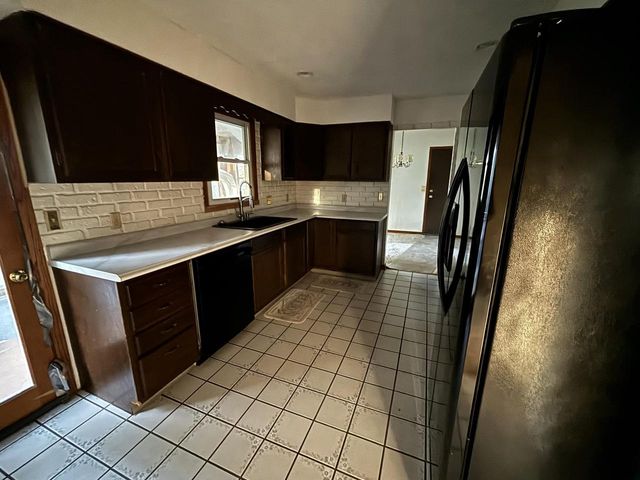 711 E Jonquil COURT, Beloit, WI 53511