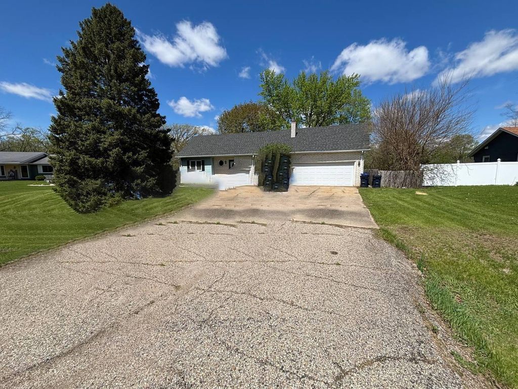 711 E Jonquil COURT, Beloit, WI 53511