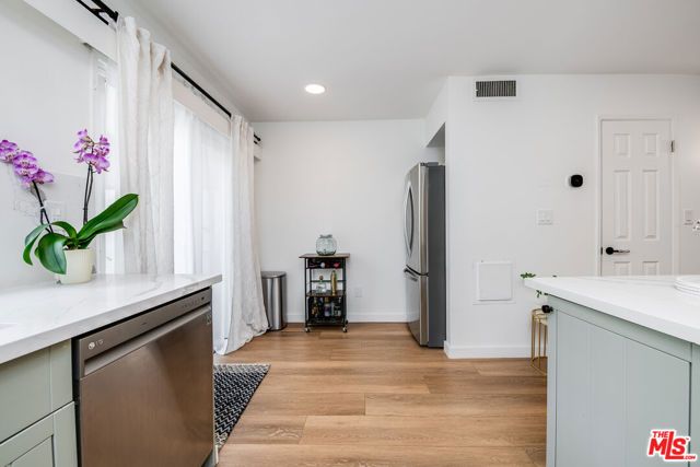 4558 Willis Avenue 121, Sherman Oaks, CA 91403