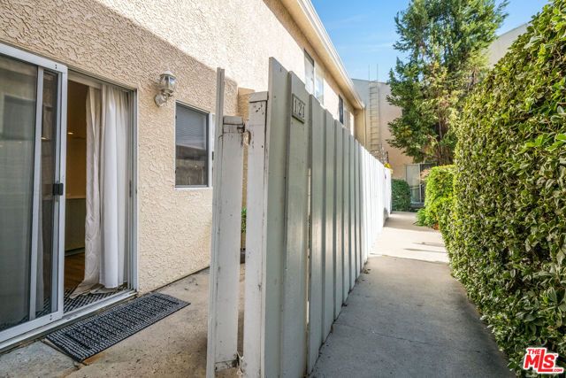 4558 Willis Avenue 121, Sherman Oaks, CA 91403