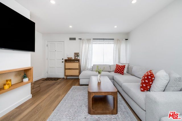 4558 Willis Avenue 121, Sherman Oaks, CA 91403