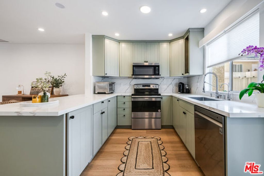 4558 Willis Avenue 121, Sherman Oaks, CA 91403