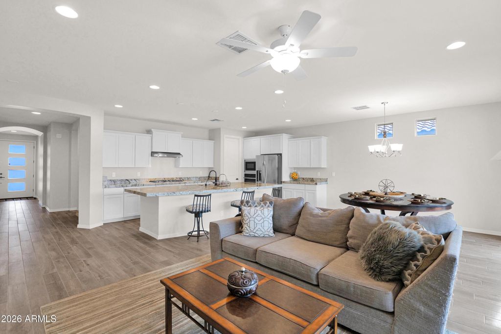 Image 8 of property listing at 3461 W OIL WELL Road, San Tan Valley, AZ 85144