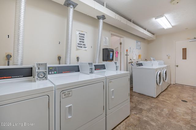 332 El Conquistador Pl, Louisville, KY 40220