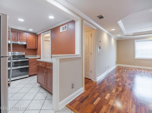 332 El Conquistador Pl, Louisville, KY 40220