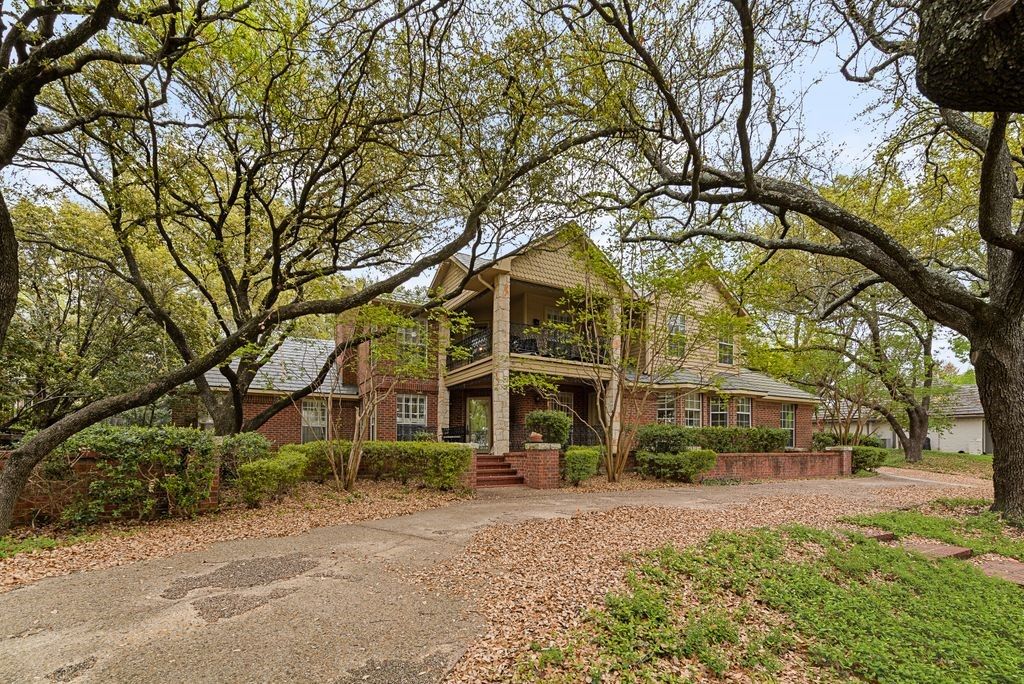 2 Eastshore Road, Heath, TX 75032