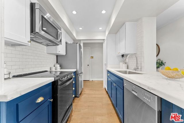 906 N Doheny Drive 311, West Hollywood, CA 90069
