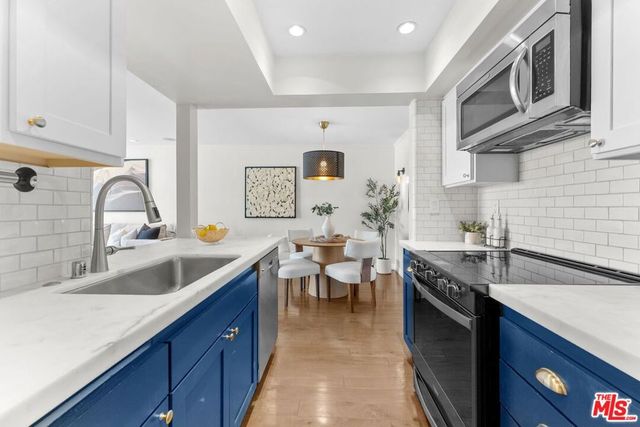 906 N Doheny Drive 311, West Hollywood, CA 90069