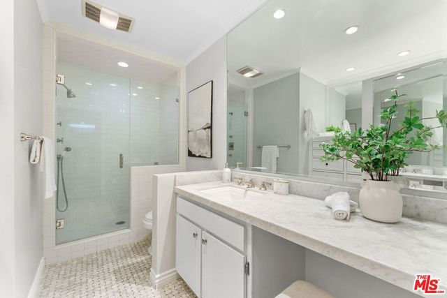 906 N Doheny Drive 311, West Hollywood, CA 90069